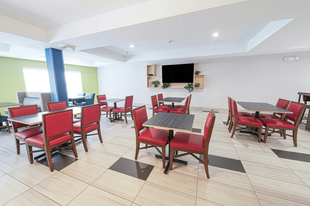 Holiday Inn Express Hotel & Suites East Lansing by IHG