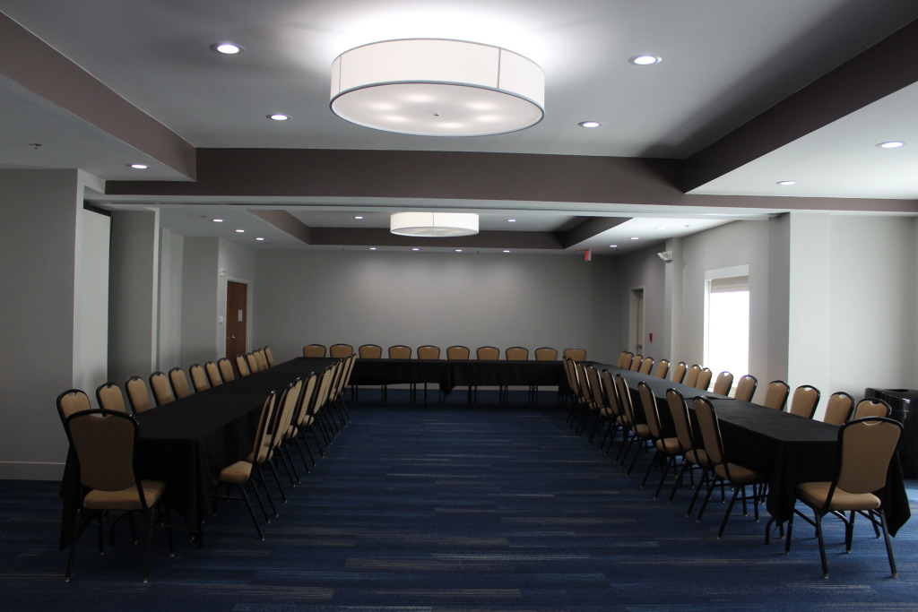 Holiday Inn Express Hotel & Suites Mansfield by IHG