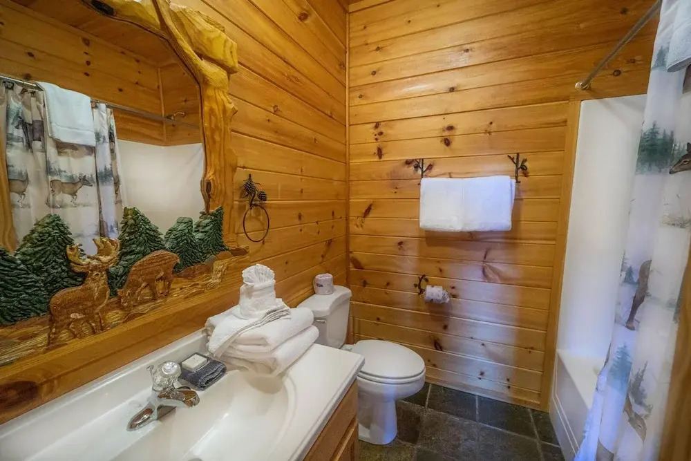 Smokerise Lodge by Heritage Cabin Rentals