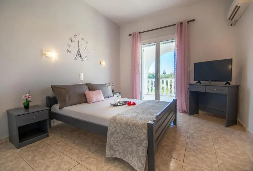 Kamara Apartments - 450m from the beach, by ZanteWize