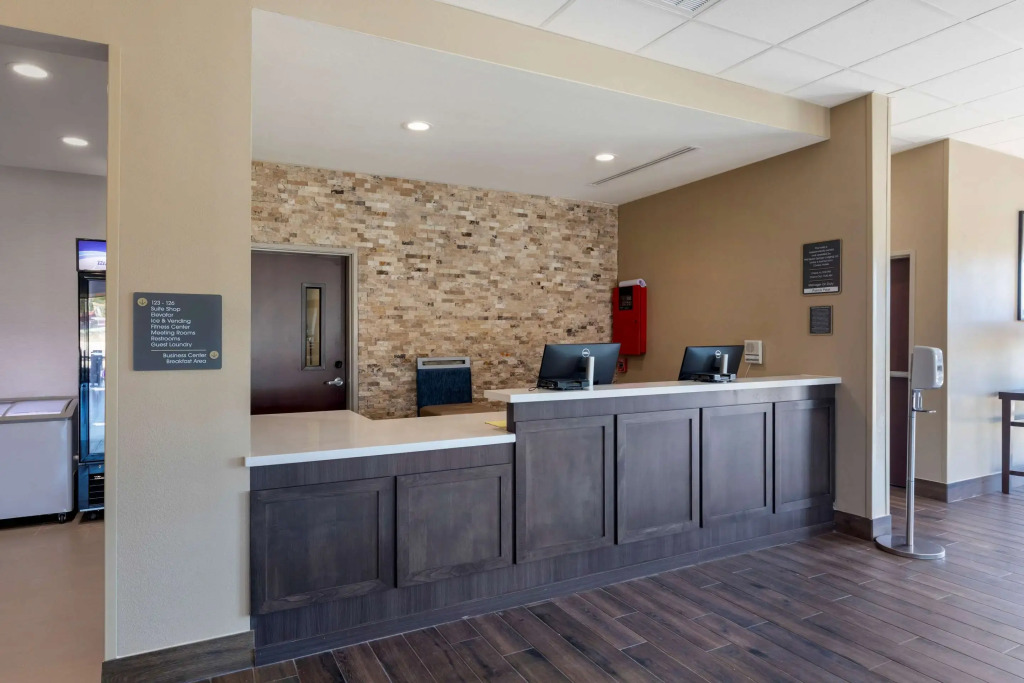 Comfort Inn & Suites Balch Springs - SE Dallas