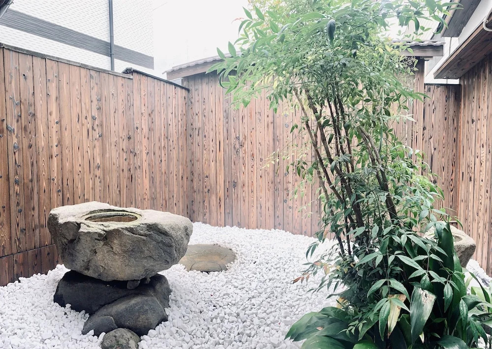 Hanazonominami Apartment 201