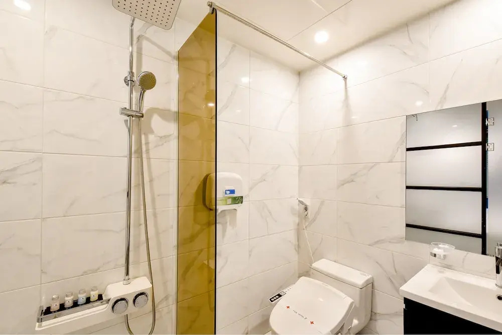 The SWEET Hotel