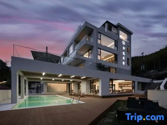Jingyin · Lume Mountain View & Mist Private Hot Spring Boutique Inn, Anji Yunshang Grassland