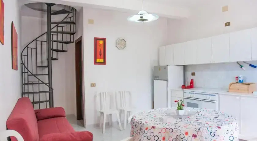 Cialoma Home Holiday