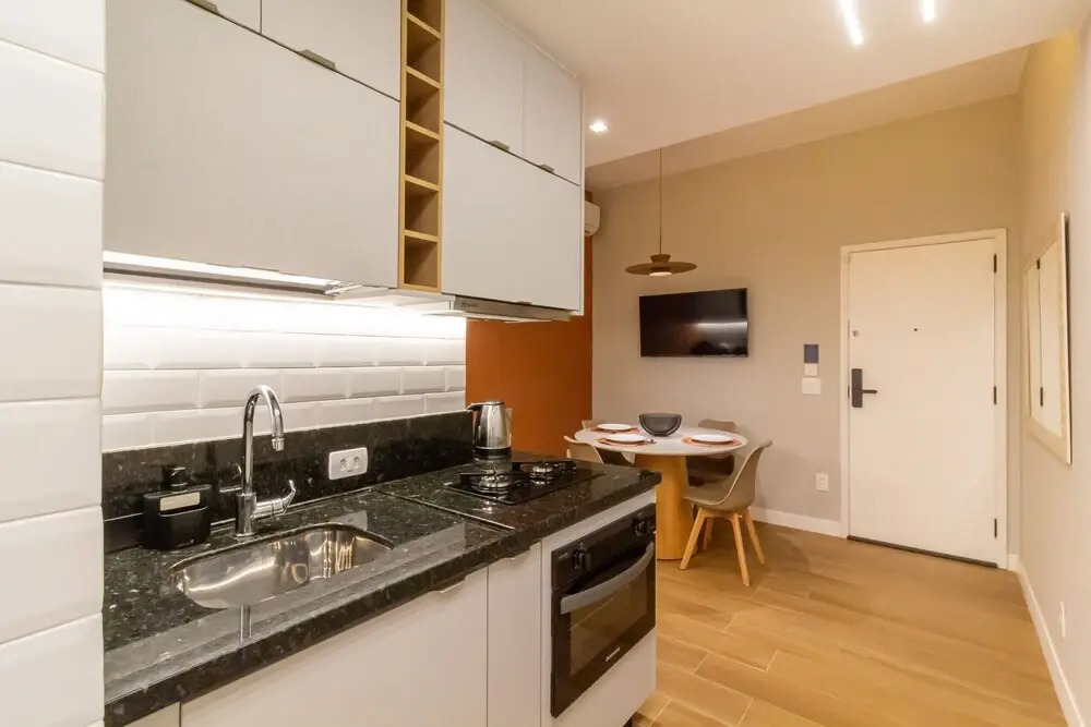 Loft With Soundproof Windows 5-minute Walk to the Beach Nsc304