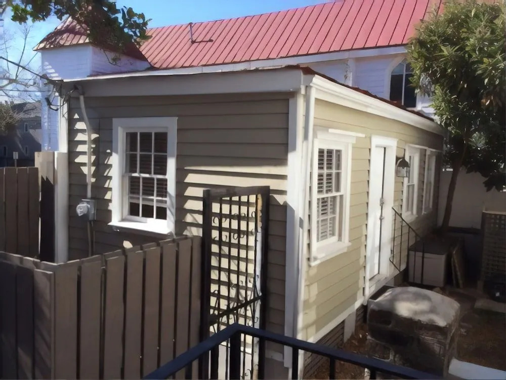 Suites on Coming