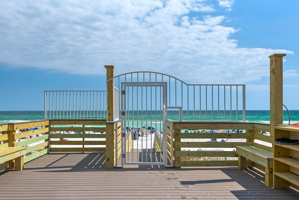 Beachside II #4247