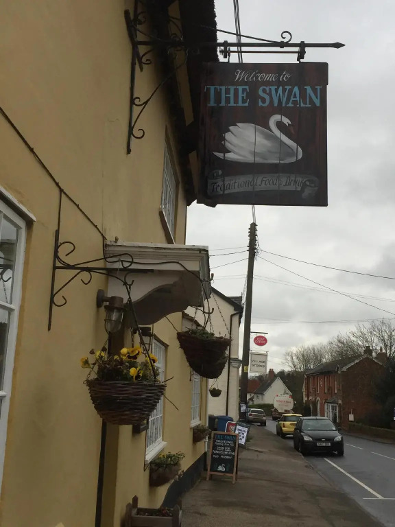 The Swan, Bar, Bed & Breakfast