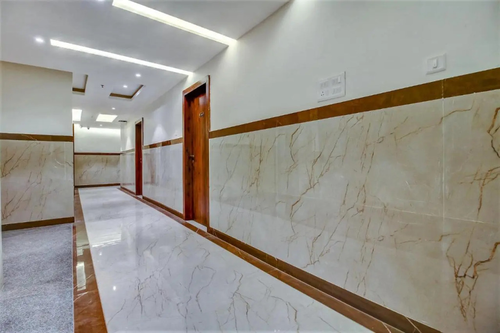 Fabhotel Prime Purple Orchid