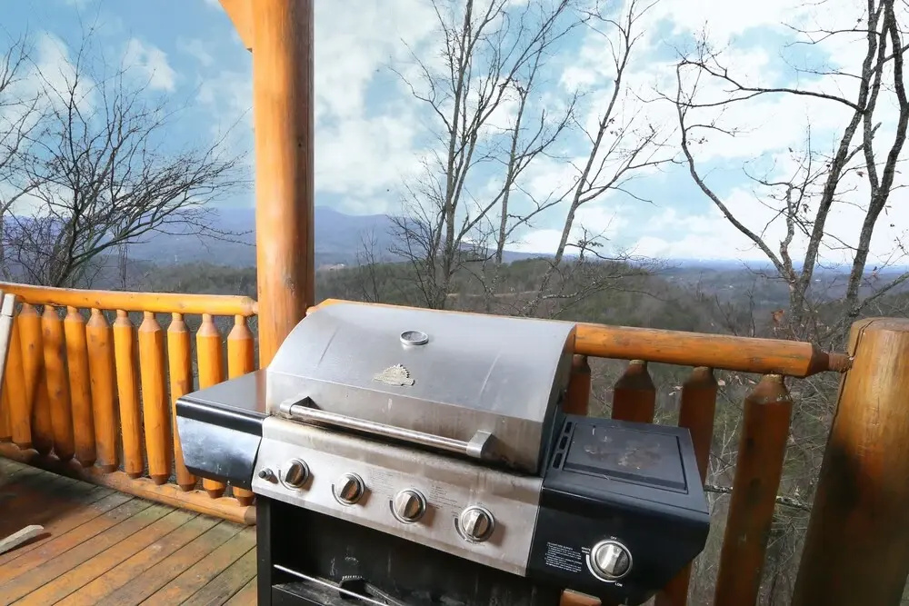 Rising Eagle Lodge - Eight Bedroom Cabin
