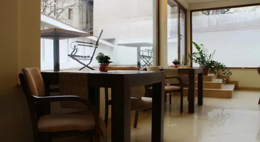 Euro Hotels International Arcul De Triumf