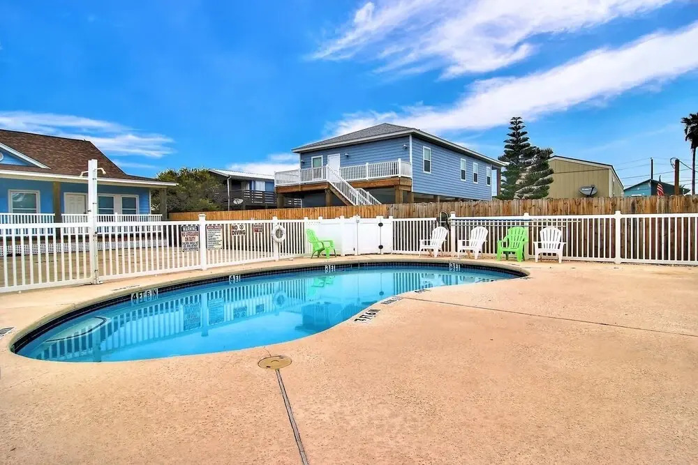 Costa Del Ray #1 2 Bedroom Condo by Redawning