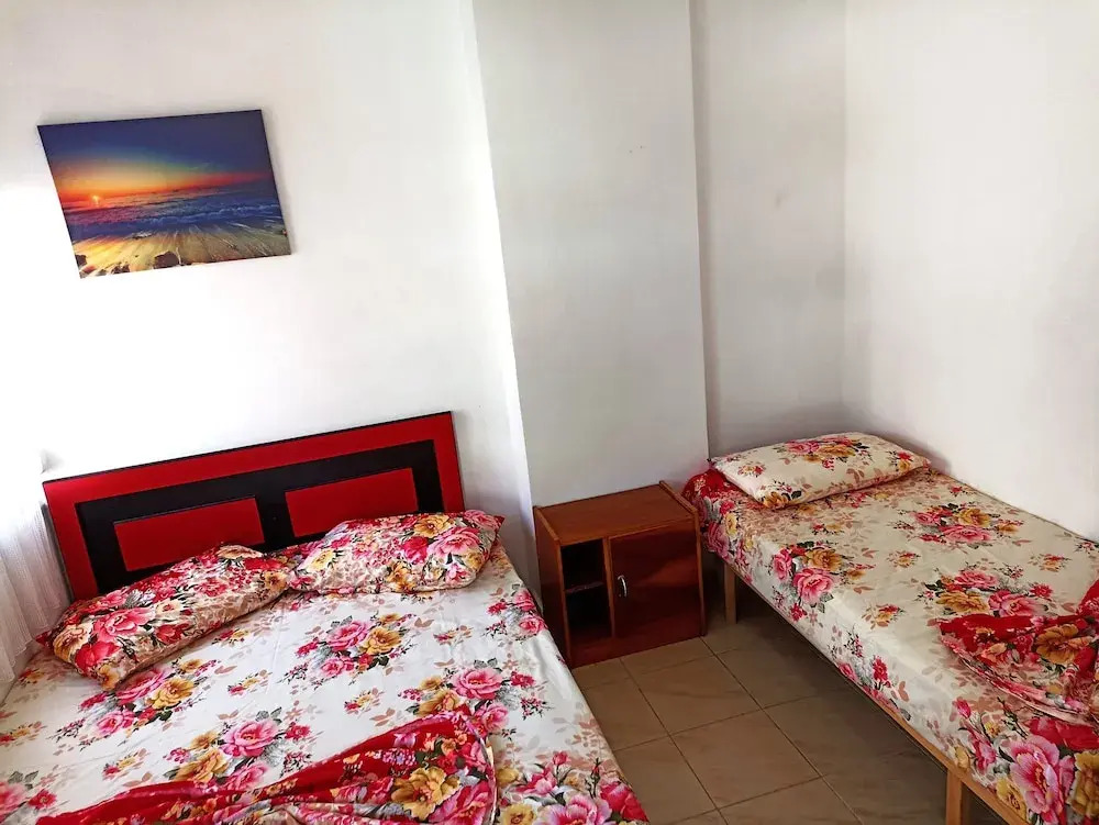 Quiet Apartment by the sea Num9495