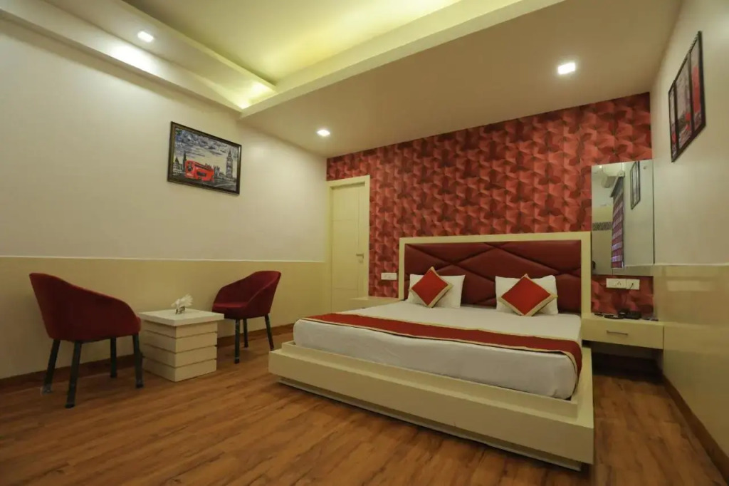 Hotel Sahibs Red Carpet