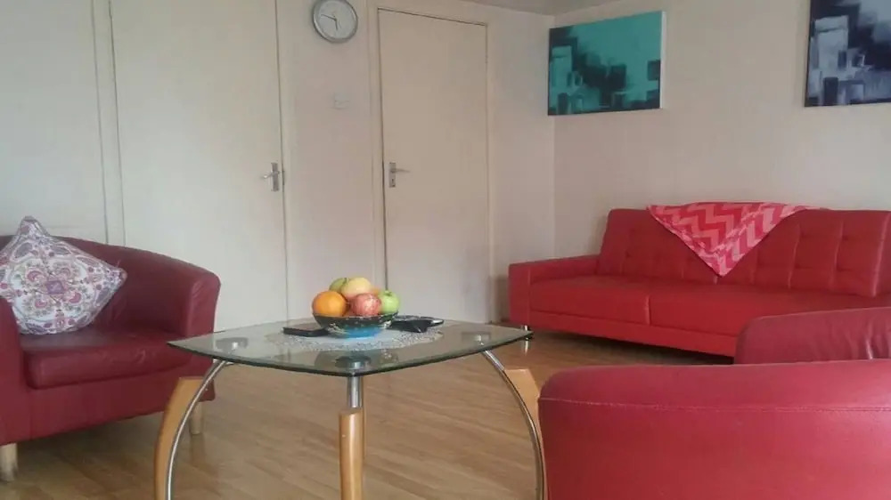 Clean & Modern 1 Bedroom Apartment