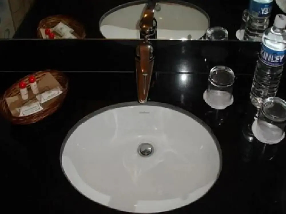 lhaki Hotel