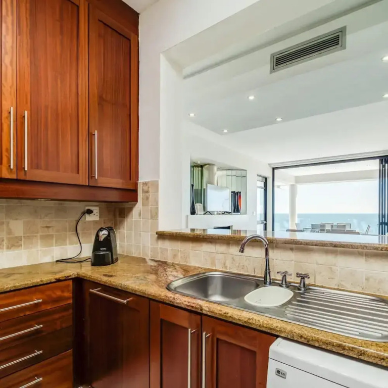 Private Holiday Apartment w Pool and Views Bali E