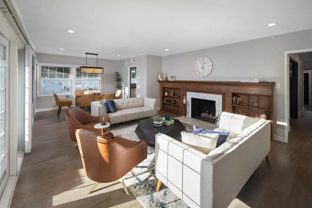 Hidden Valley Pl - 90210 Villa With Canyon Views and a Large Private Backyard