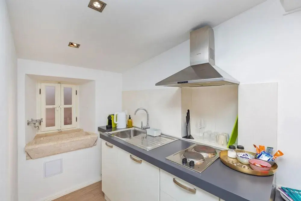 RAFAEL Rooms & Apartments Old Town by DuHomes