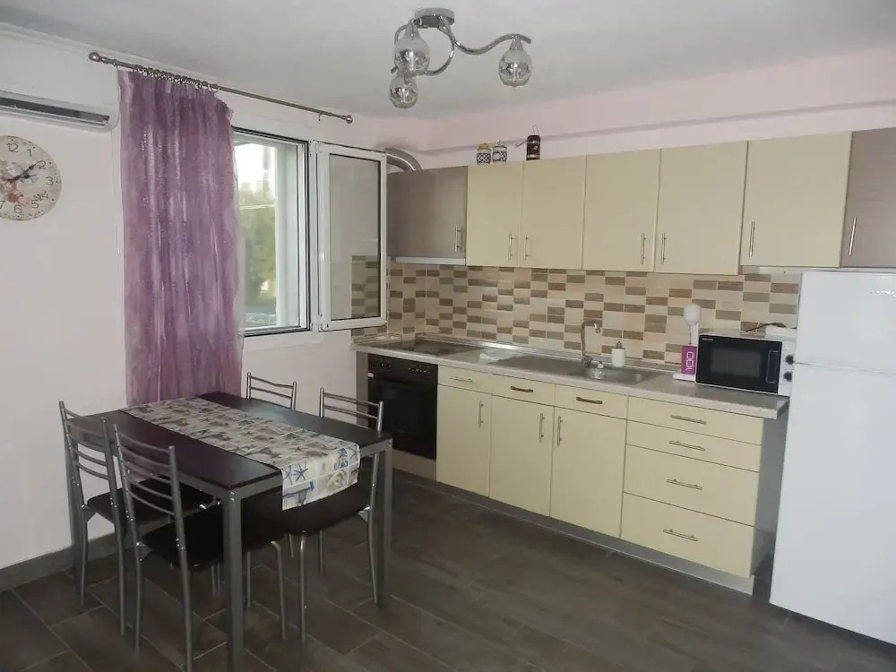 Zephyros Family Apartments