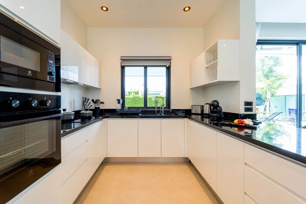 Luxury Modern 6 Bed Private Pool Villa LLW