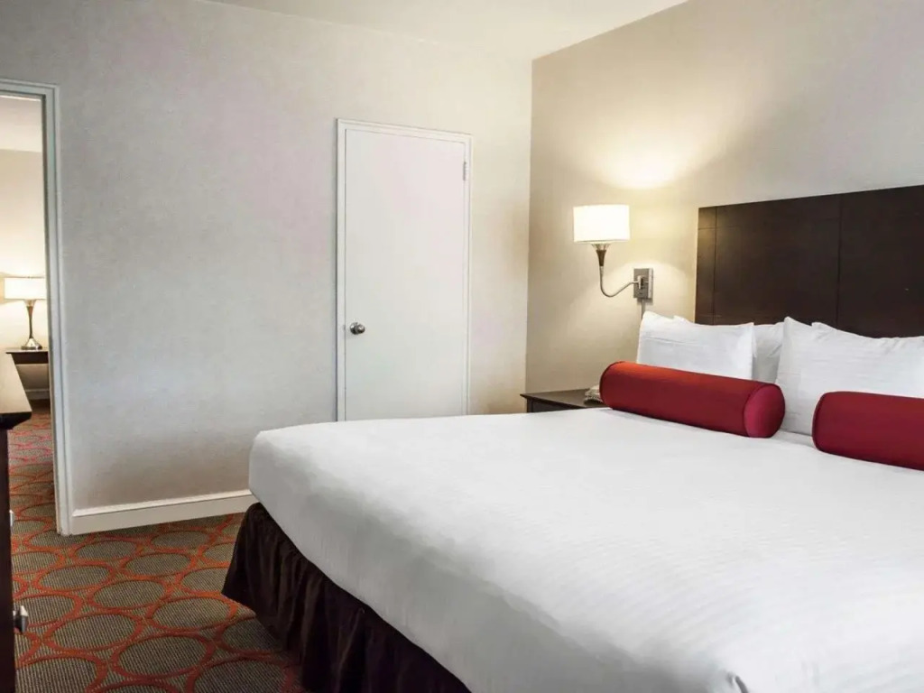 The Virginian Suites, an Ascend Collection hotel