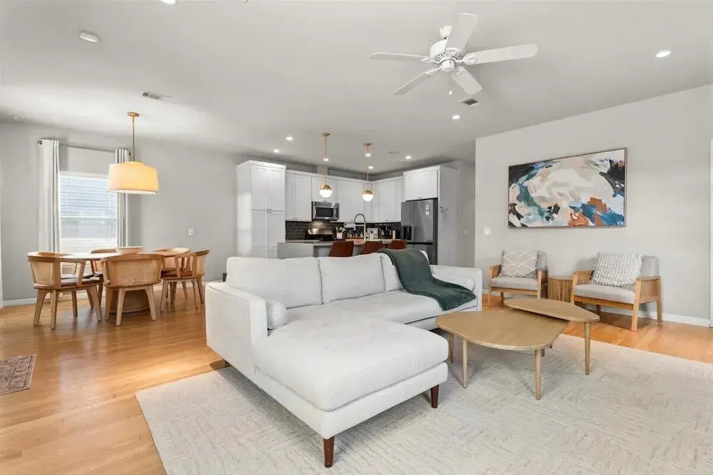 Spacious 3BR w Parking Pet Friendly