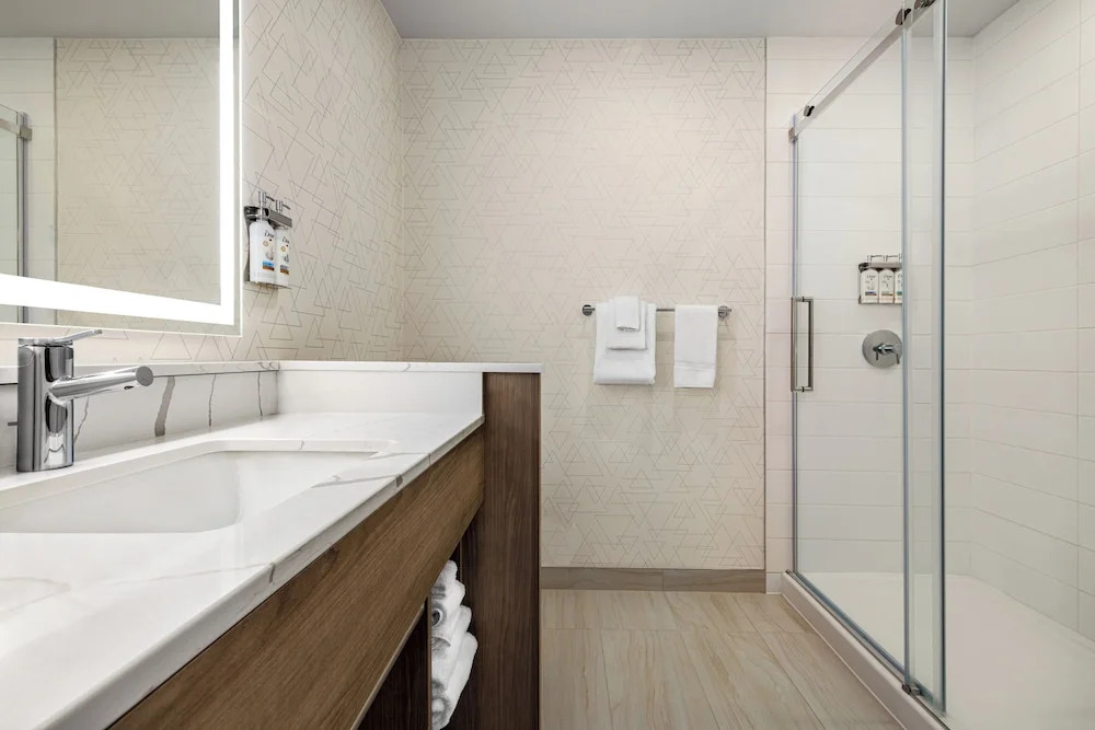 Holiday Inn Express Strathroy by IHG