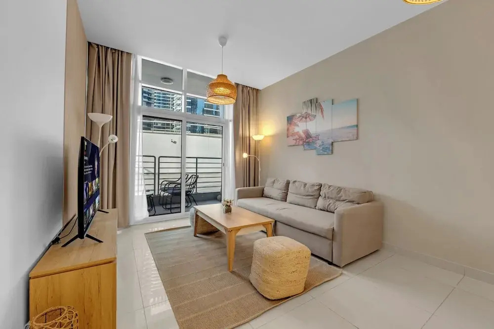 Waves - Charming Apt With Balcony, Minutes From The Beach