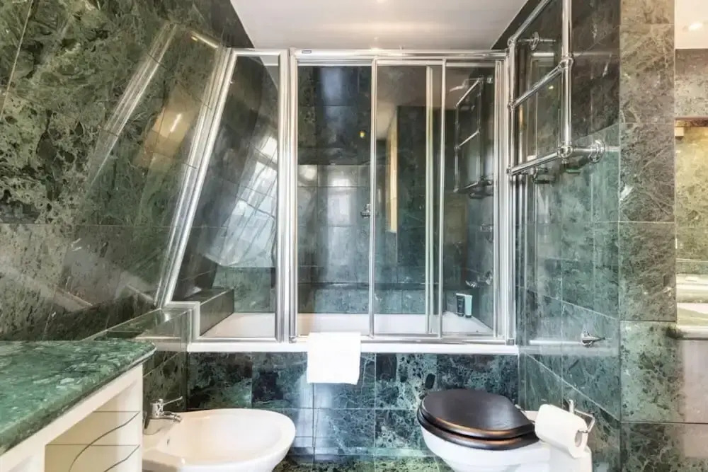 The Heart of Chelsea - Modern Bright 4bdr Home With Gym Parking Patio
