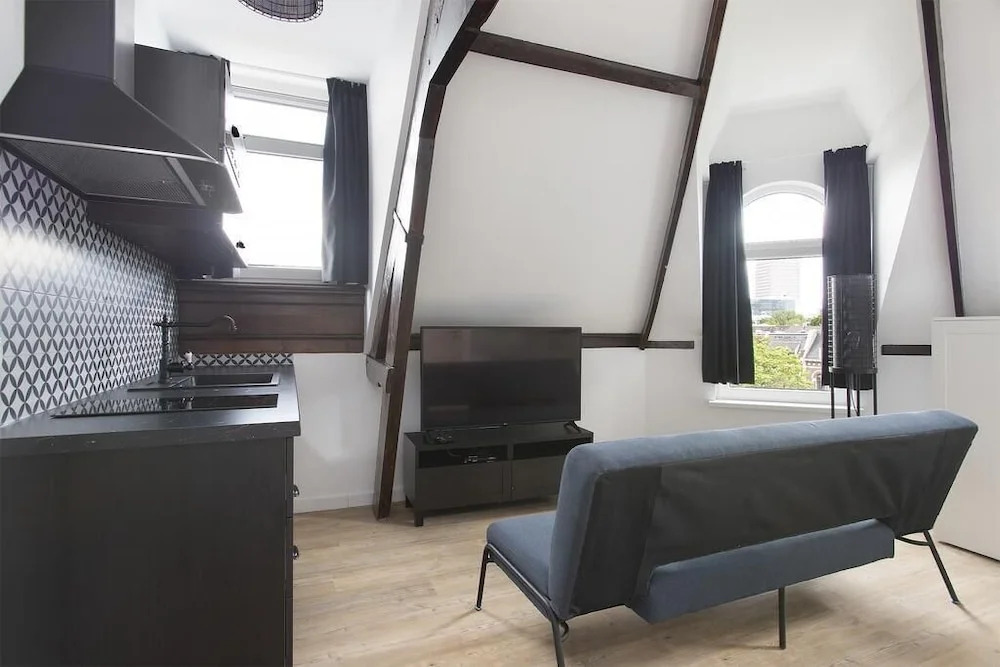 Rotterdam Inn