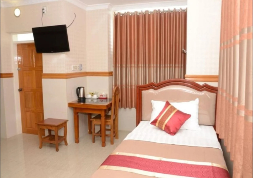 Nylon Hotel