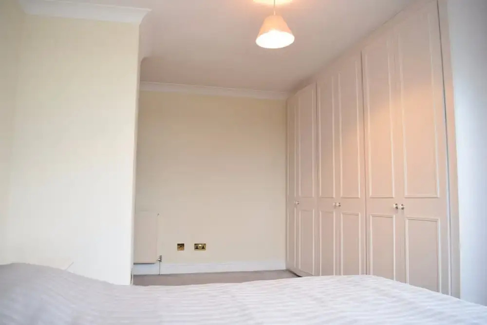 1 Bedroom Flat With River Views