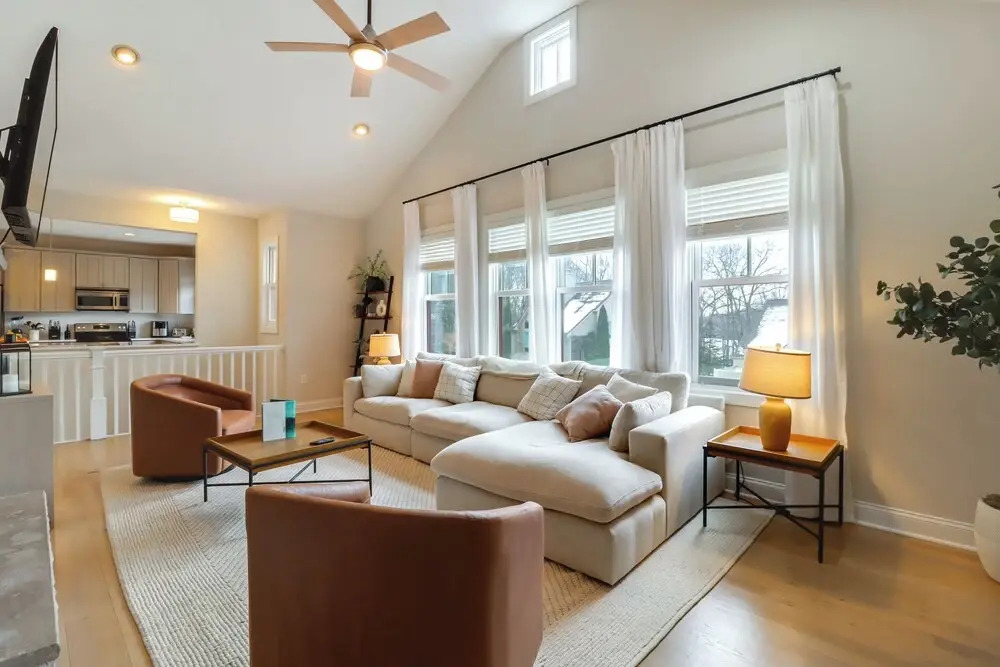 Walk to Big Boulder Mtn & Lake, Home w/ Hot Tub