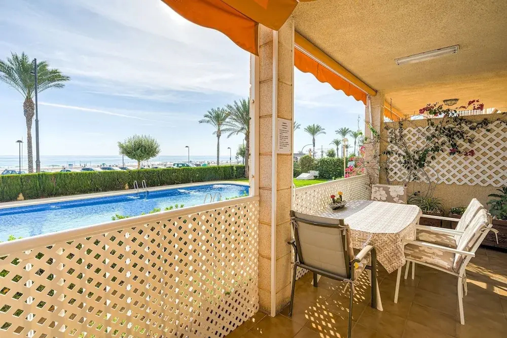 Delightful Apartment in El Campello with Swimming Pool near Sea Beach