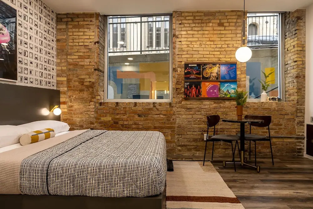 The Finnley Hotel