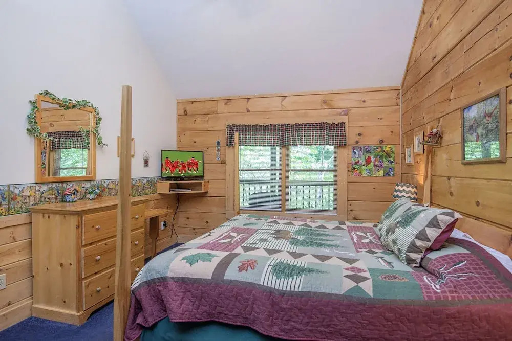 Vivs View by Heritage Cabin Rentals