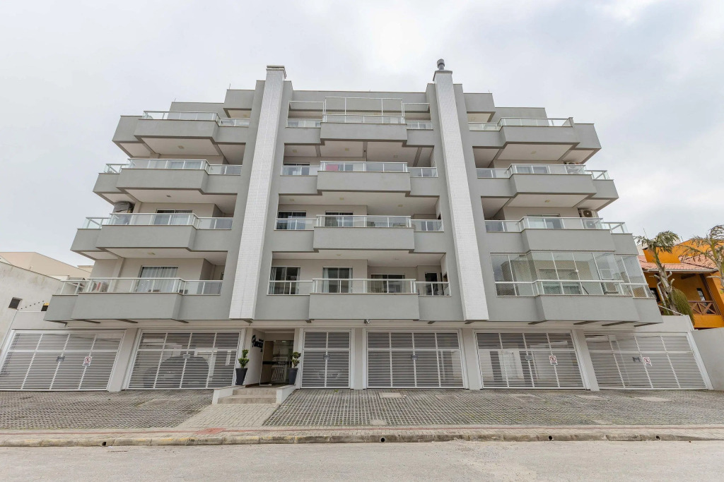 Excelente Apartamento a 2 minutos da Praia de Bombas