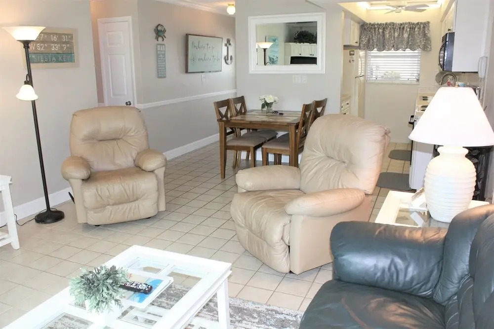 Jamaica Royale 099 - 2 Br Condo