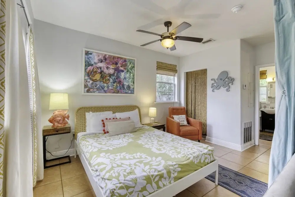 1 Bedroom Spanish Bungalow Guest House