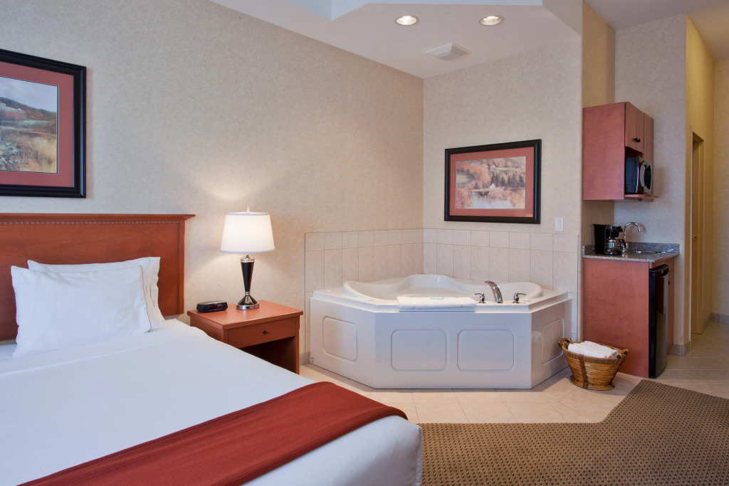 Holiday Inn Express Airdrie by IHG