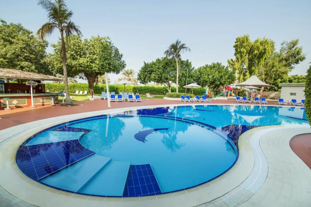 Hotel Holiday International