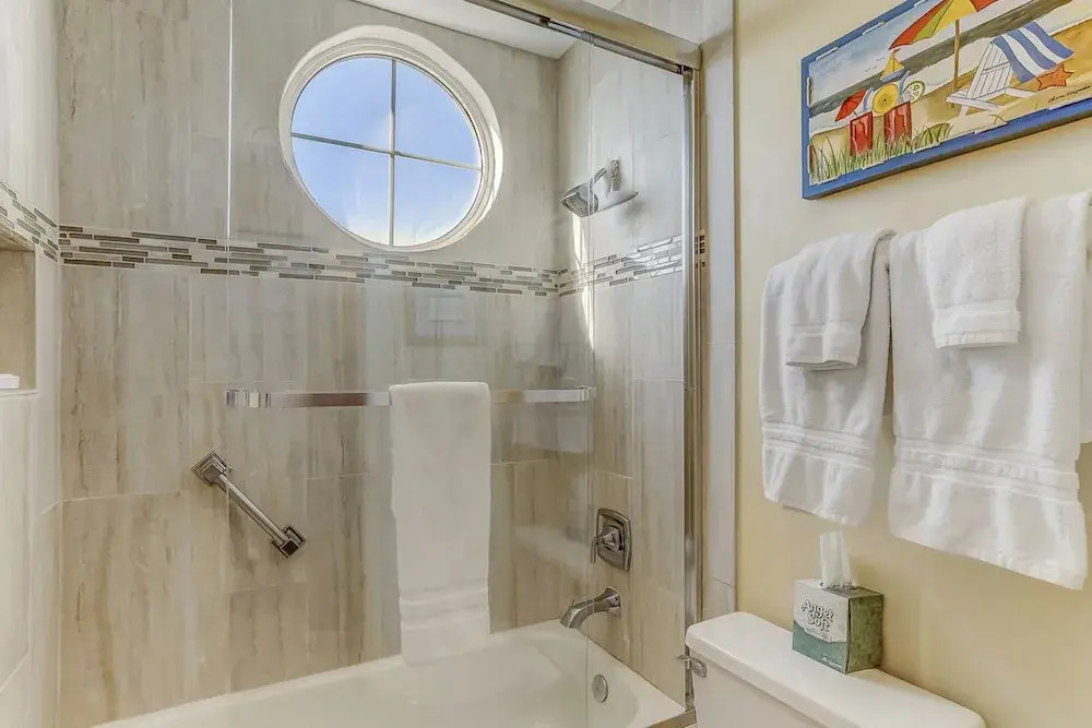 Oceanfront 5th-floor Condo With Balcony, Gorgeous Views & Pool Access