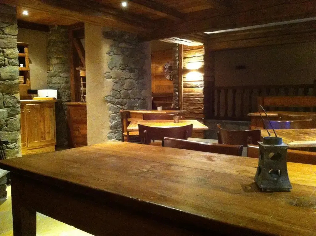 Les Trompeurs chez Odette