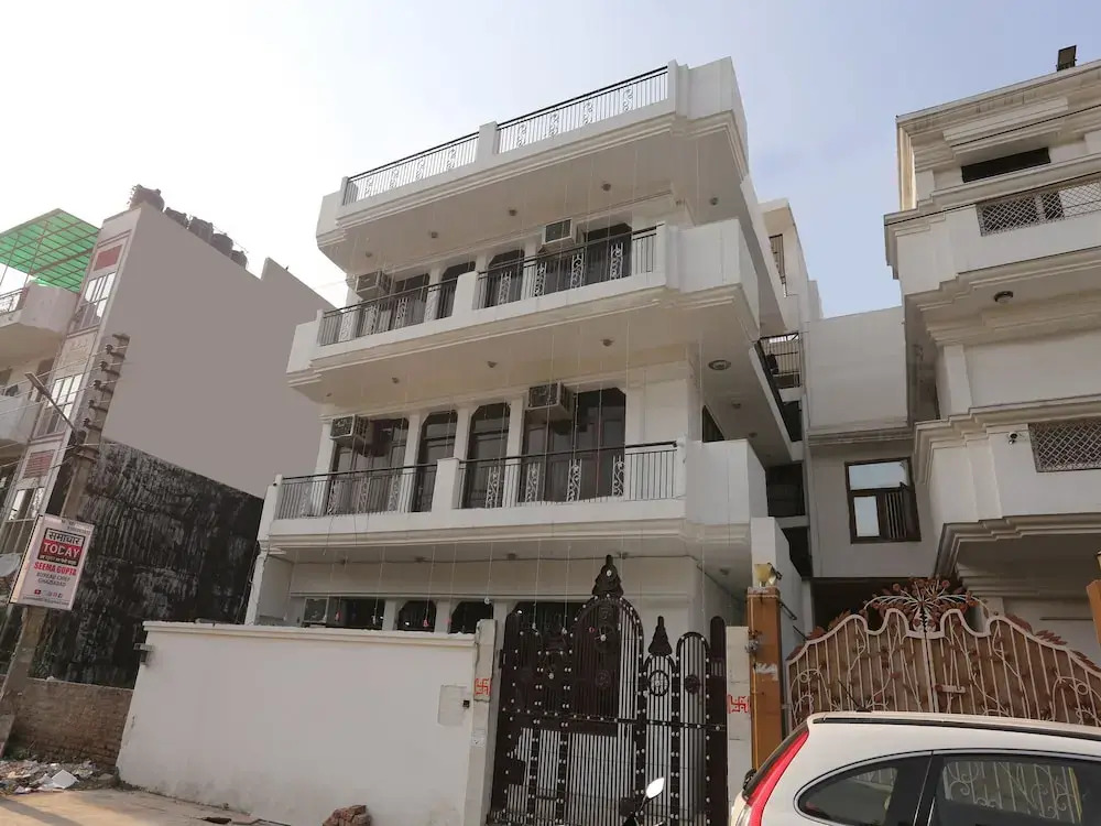 OYO 18669 Shree Palce