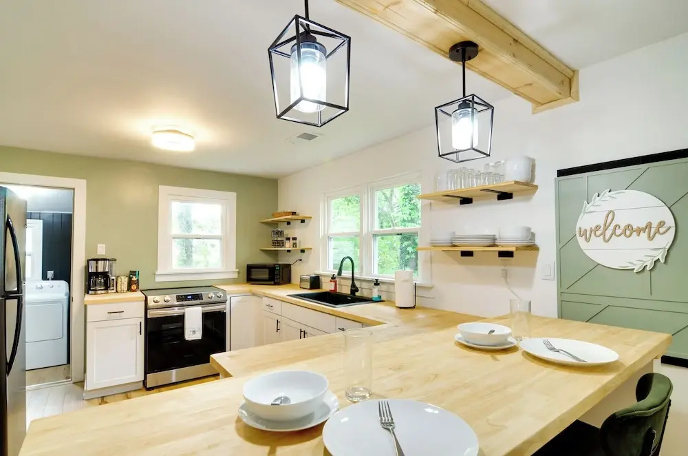 Burnside Vacation Rental, Walk to Lake Cumberland!