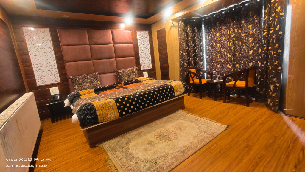 Hotel Zahgeer Gulmarg