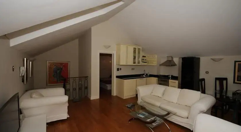 London Apartment