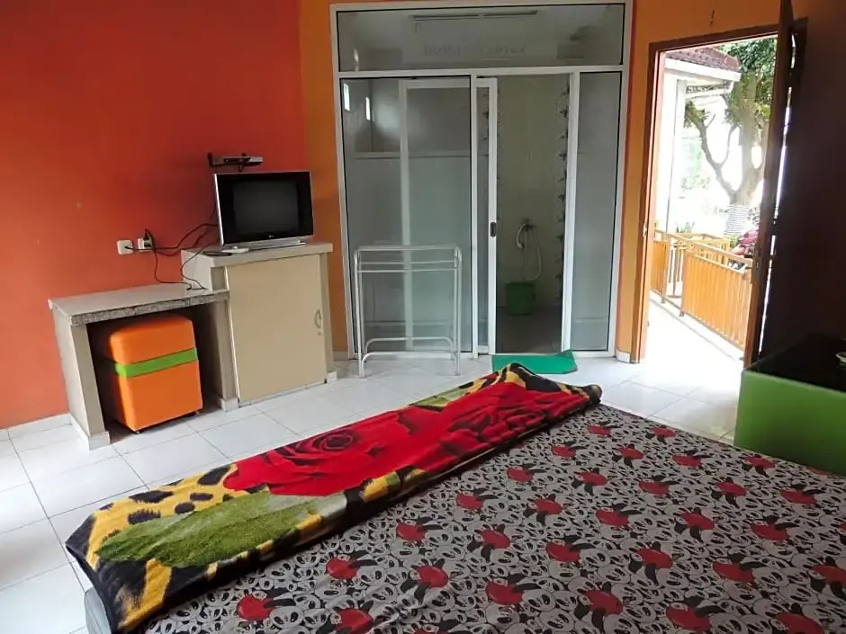 Yonanda Hotel